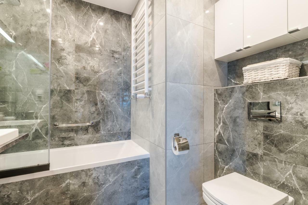 Apartament Aquatower Oliwia & Laura Rekin レダ エクステリア 写真