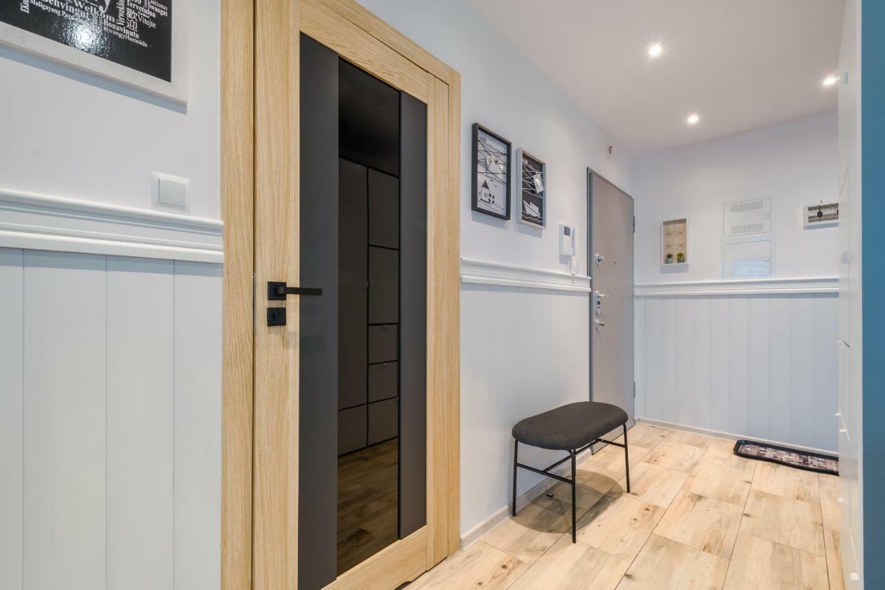 Apartament Aquatower Oliwia & Laura Rekin レダ エクステリア 写真